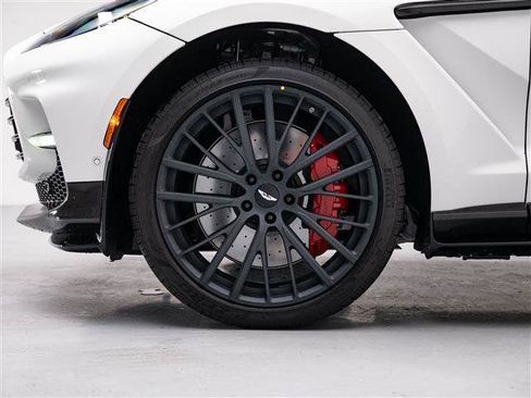 Used 2025 Aston Martin DBX 707 image 4