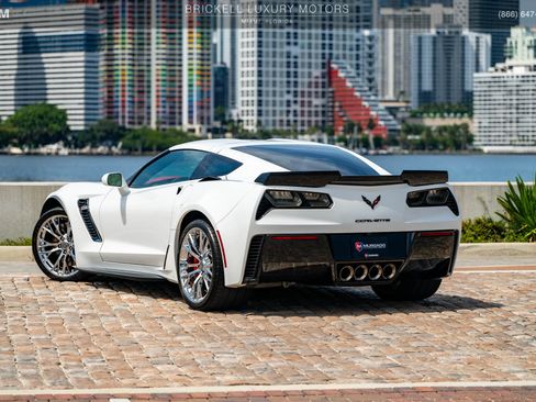Used 2019 Chevrolet Corvette Z06 RWD image 14