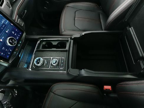 Used 2024 Ford Expedition Max Limited image 36