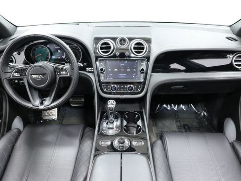 Used 2018 Bentley Bentayga AWD/4WD image 52