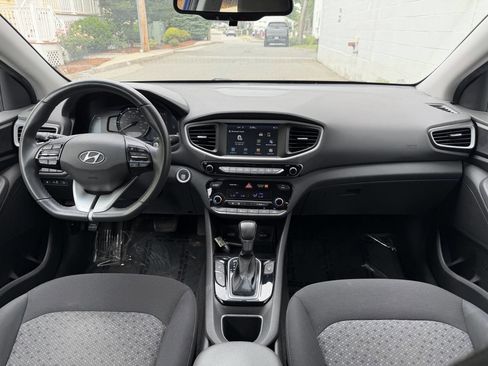 Used 2019 Hyundai Ioniq Plug-In Hybrid FWD image 28