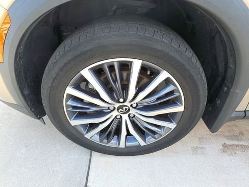 Used 2023 INFINITI QX60 Sensory w/ Vision Package image 10