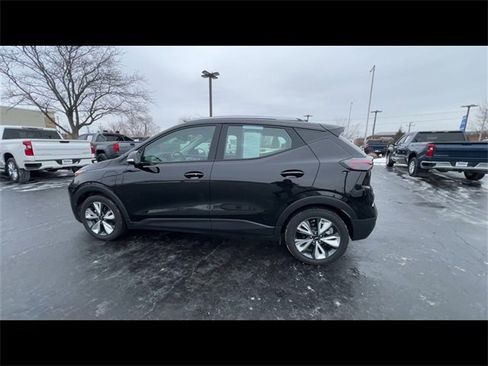 Certified 2023 Chevrolet Bolt EUV LT w/ Convenience Package image 5