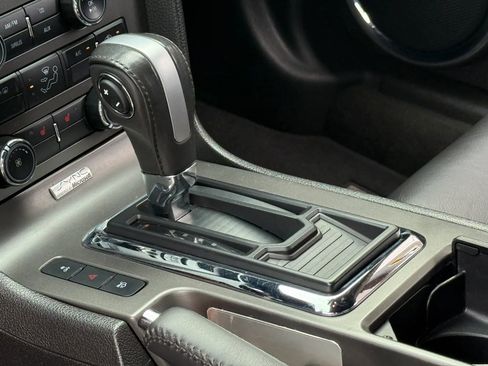 Used 2013 Ford Mustang GT Premium RWD image 36