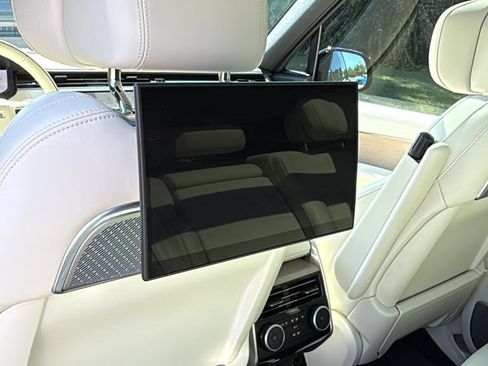 Certified 2025 Land Rover Range Rover Autobiography AWD/4WD image 26