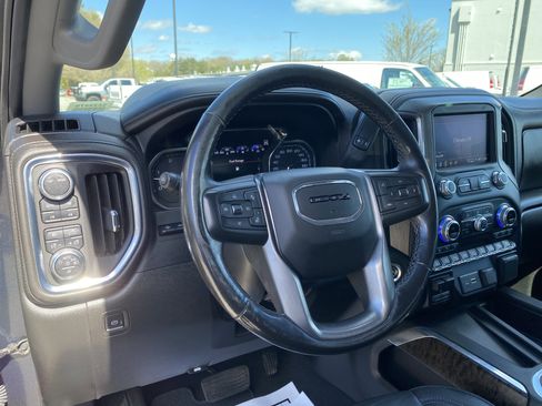 Used 2022 GMC Sierra 2500 Denali w/ Denali Ultimate Package image 18