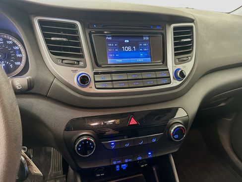 Used 2018 Hyundai Tucson SE AWD/4WD image 25