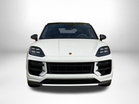 Used 2024 Porsche Cayenne Turbo GT AWD/4WD image 9
