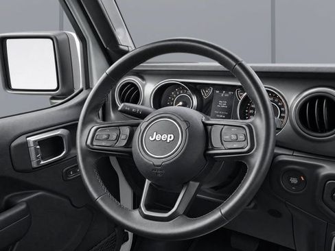 Used 2021 Jeep Gladiator Sport AWD/4WD image 12