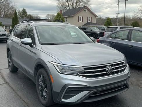 Used 2024 Volkswagen Tiguan SE image 5