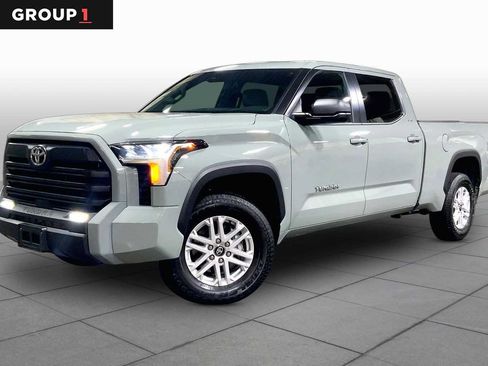 Used 2025 Toyota Tundra SR5 w/ SR5 Premium Package AWD/4WD image 1