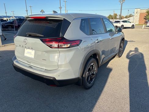 New 2026 Nissan Rogue SV w/ Cold Weather Package AWD/4WD image 3