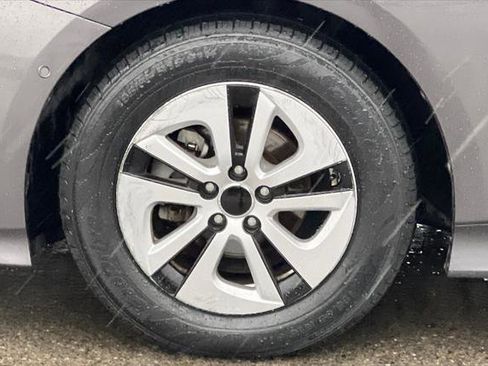 Certified 2018 Toyota Prius Four image 28