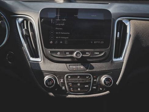 Used 2020 Chevrolet Malibu LT FWD image 11