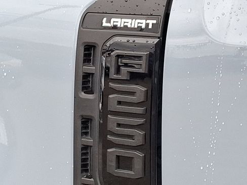 Used 2024 Ford F250 Lariat w/ Black Appearance Package image 31