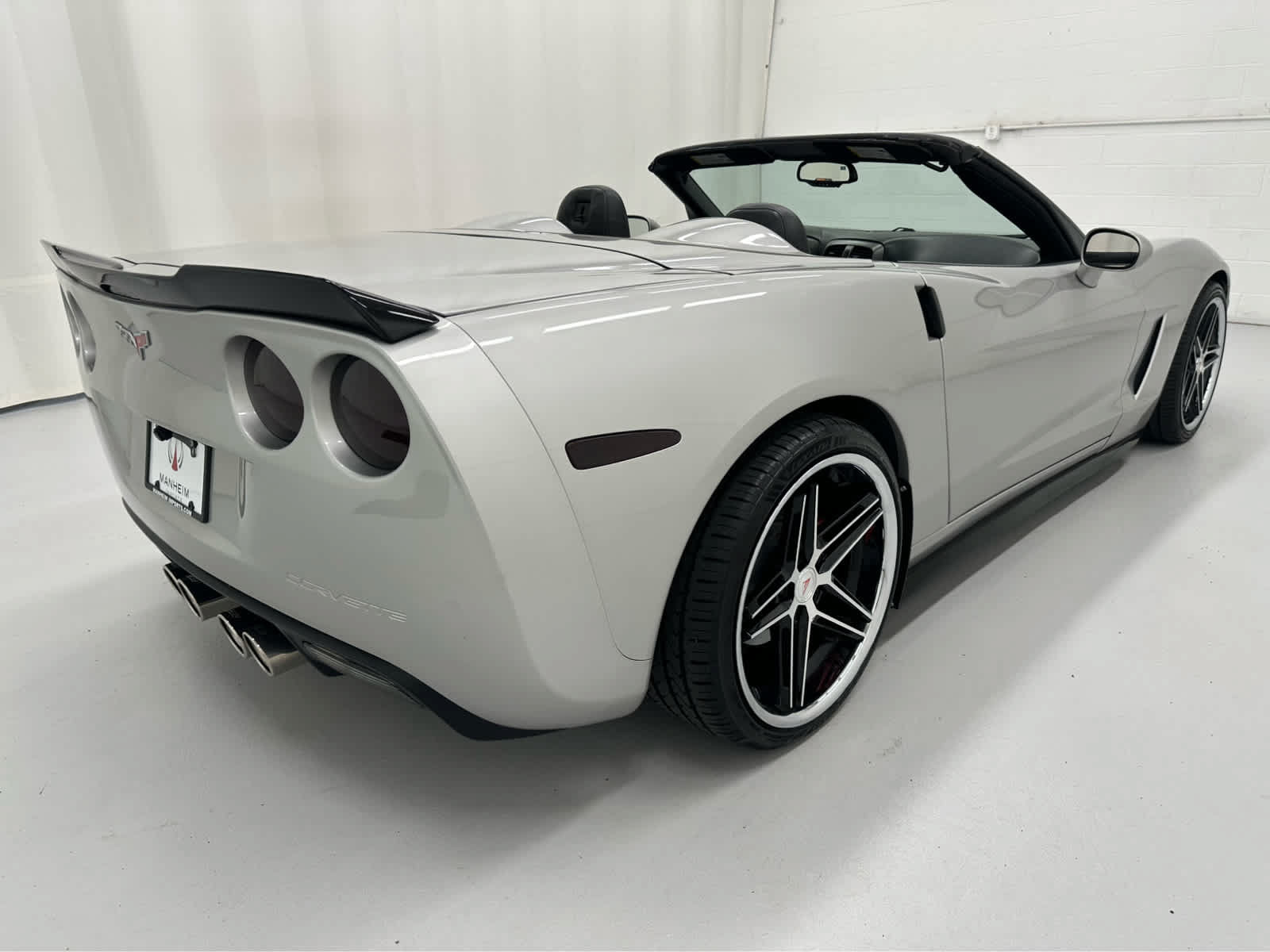 Used 2007 Chevrolet Corvette Convertible w/ Preferred Equipment Group RWD image 8