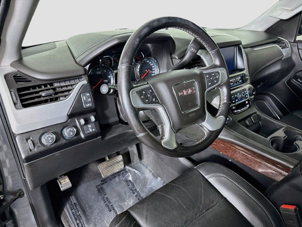 Used 2020 GMC Yukon XL SLT w/ Open Road Package AWD/4WD image 9