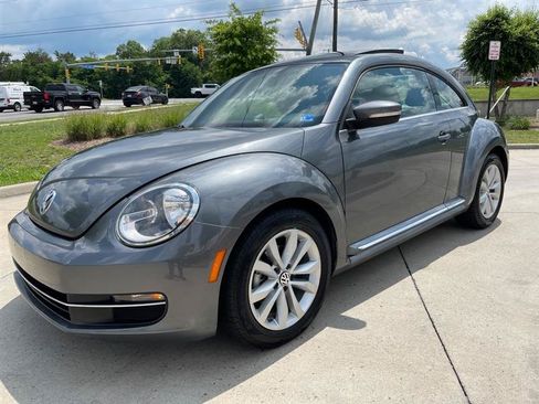 Used 2013 Volkswagen Beetle TDI FWD image 2