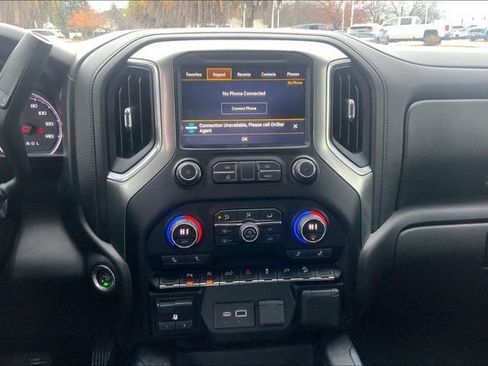 Used 2021 Chevrolet Silverado 1500 LT Trail Boss w/ Convenience Package II image 6