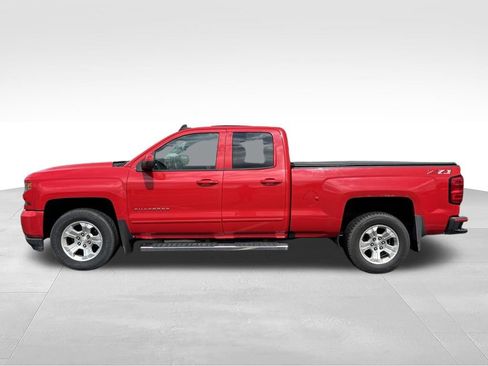 Used 2018 Chevrolet Silverado 1500 LT w/ True North Edition AWD/4WD image 9