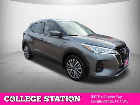 Used 2024 Nissan Kicks SV FWD image 3
