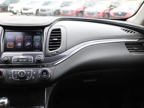 Used 2018 Chevrolet Impala Premier w/ Premier Confidence Package FWD image 24