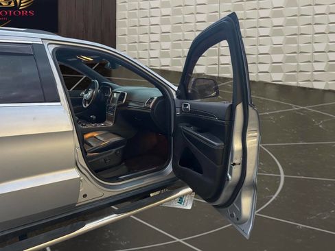 Used 2015 Jeep Grand Cherokee Limited w/ Luxury Group II image 15