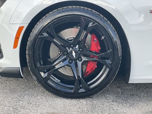 Used 2019 Chevrolet Camaro SS RWD image 32