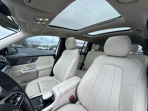 Used 2022 Mercedes-Benz GLB 250 image 21