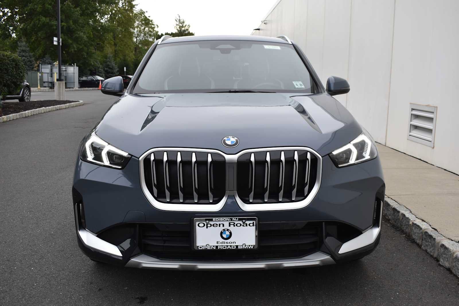 Used 2026 BMW X1 xDrive28i w/ Convenience Package AWD/4WD image 2