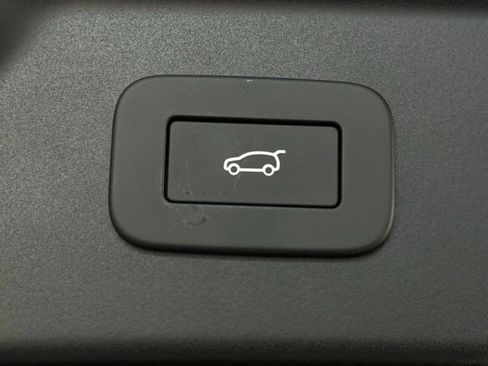 New 2026 Land Rover Range Rover Velar Dynamic SE image 18