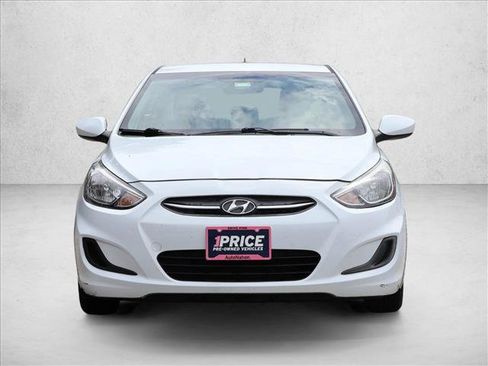 Used 2017 Hyundai Accent SE FWD image 2