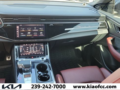 Used 2025 Audi SQ8 Prestige AWD/4WD image 19