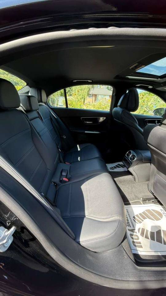 Used 2025 Mercedes-Benz C 300 Sedan image 9
