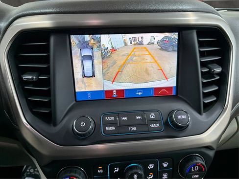 Used 2017 GMC Acadia Denali w/ Technology Package FWD image 19