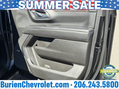 Used 2022 Chevrolet Suburban Z71 AWD/4WD image 21