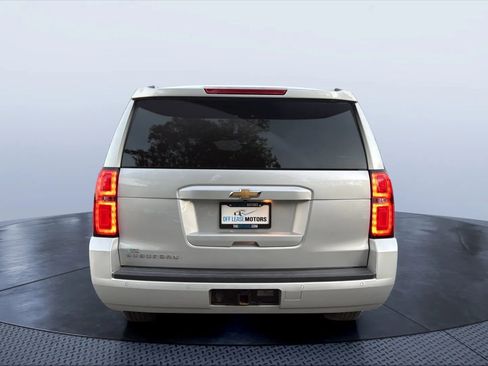 Used 2019 Chevrolet Suburban LT AWD/4WD image 4