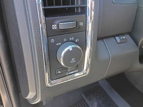 Used 2015 RAM 1500 Laramie w/ Convenience Group image 19