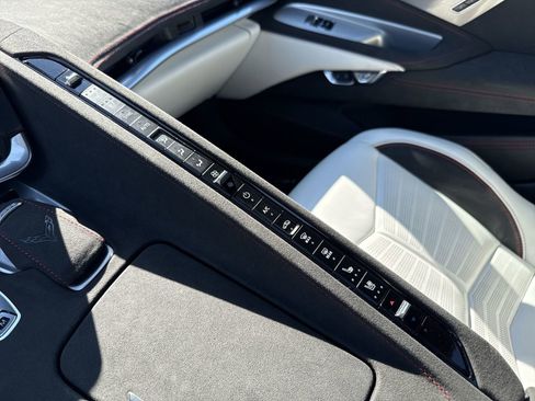 Used 2023 Chevrolet Corvette Stingray Premium Conv w/ Z51 Performance Package RWD image 20