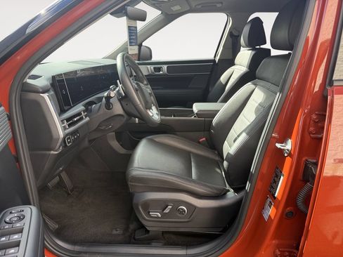Used 2025 Hyundai Santa Fe Limited AWD/4WD image 11