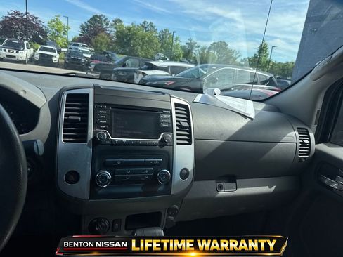 Used 2018 Nissan Frontier SV AWD/4WD image 15