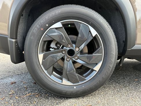 New 2025 Nissan Rogue SV w/ SV Premium Package image 17