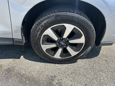 Used 2018 Subaru Forester 2.5i w/ Alloy Wheel Package AWD/4WD image 9