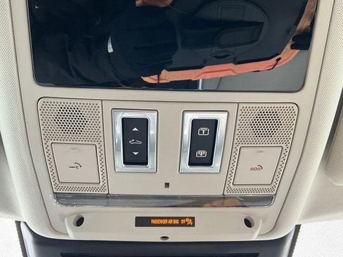 Used 2021 Jaguar XF R-Dynamic SE image 17