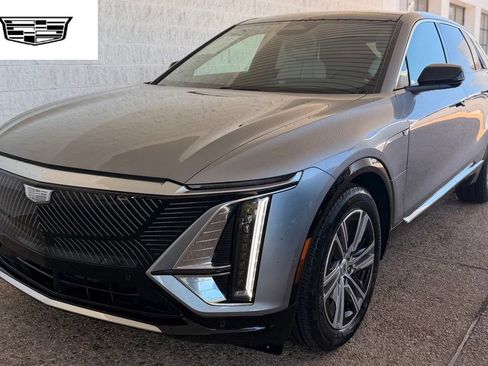 Certified 2025 Cadillac Lyriq Luxury AWD/4WD image 1
