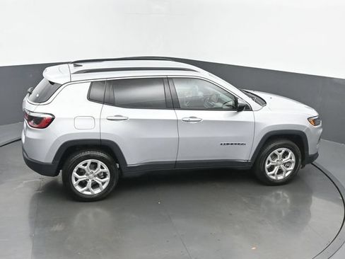 Used 2024 Jeep Compass Latitude AWD/4WD image 39
