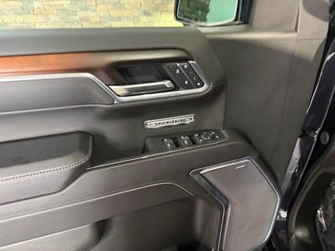 Used 2025 GMC Sierra 1500 Denali AWD/4WD image 10
