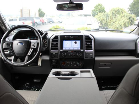 Used 2016 Ford F150 XLT w/ Equipment Group 302A Luxury AWD/4WD image 29