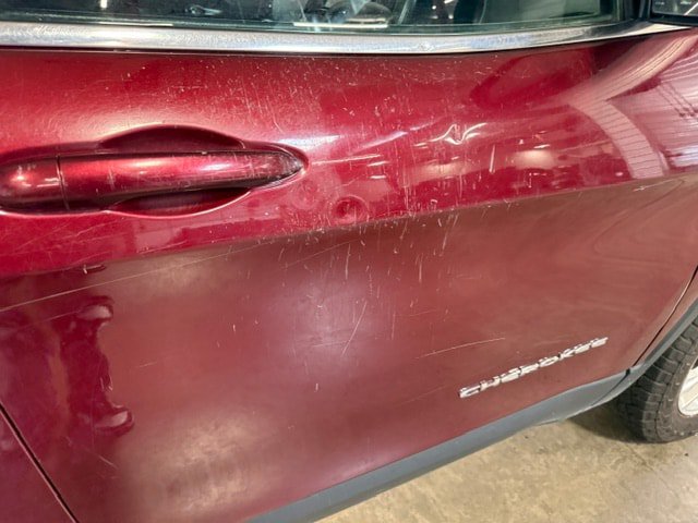 Used 2019 Jeep Cherokee Latitude w/ Popular Appearance Group AWD/4WD image 6