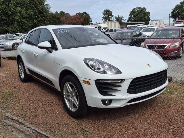 Used 2018 Porsche Macan AWD/4WD image 1